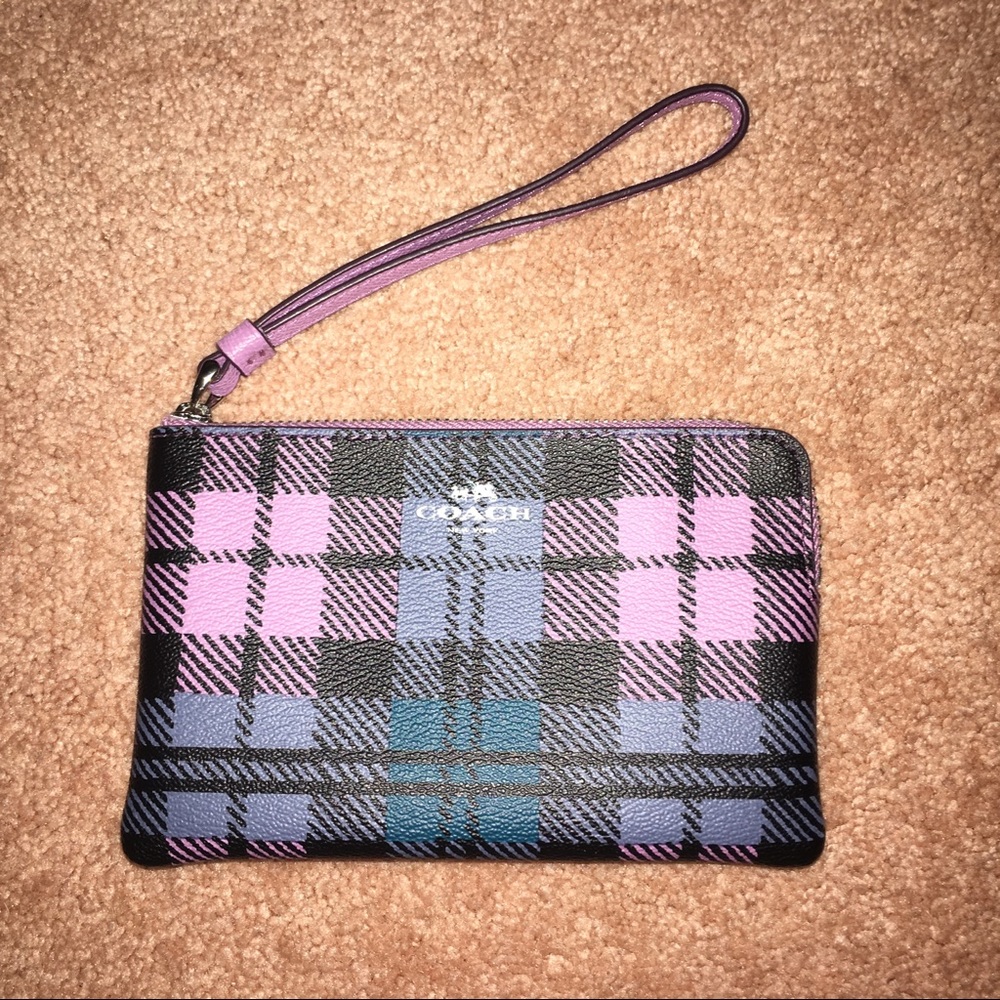 SOLD // coach wristlet
